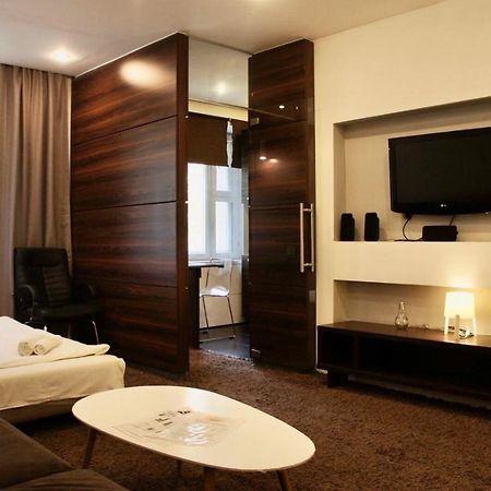 Central Apartment Nemiga Minsk Buitenkant foto